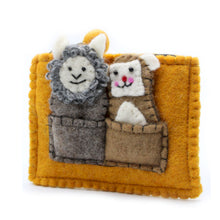 Load image into Gallery viewer, Handmade Felt Purse with Finger Puppets
